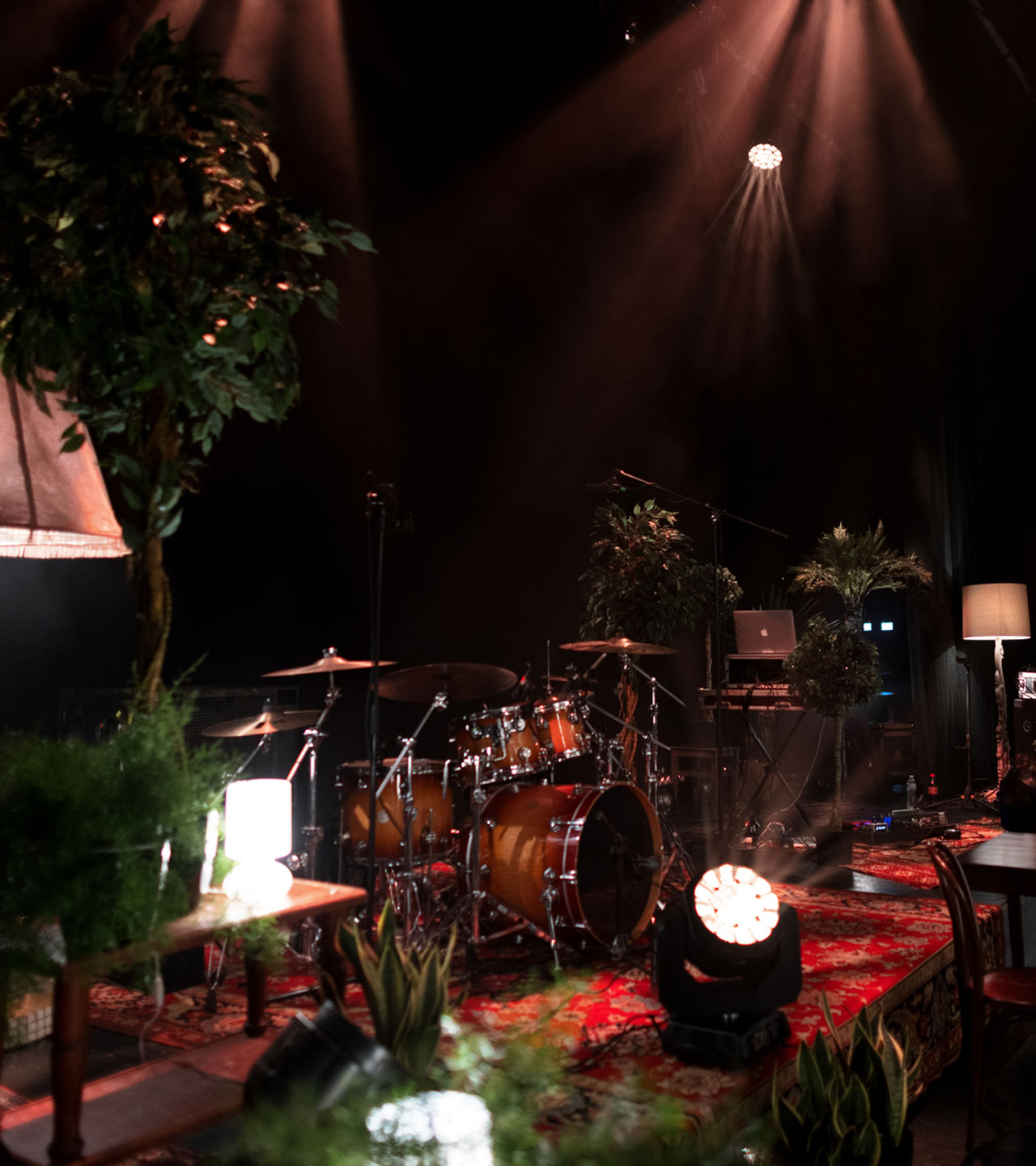 Aufgebaute Bühne im KARGO68